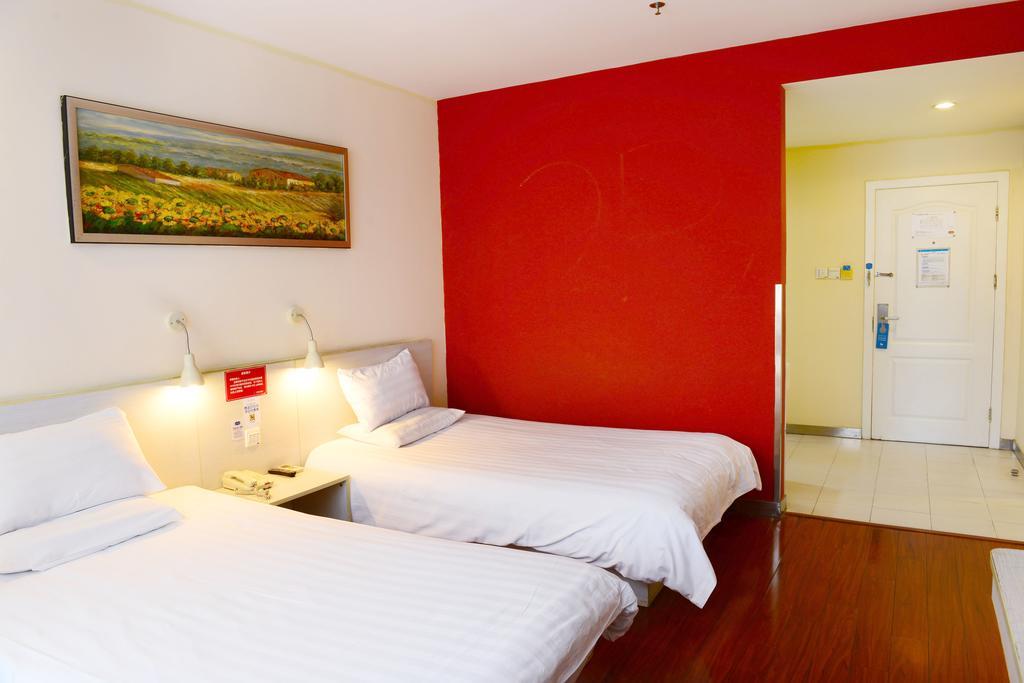 Hanting Express Shanghai Middle Sichuan Road Екстериор снимка