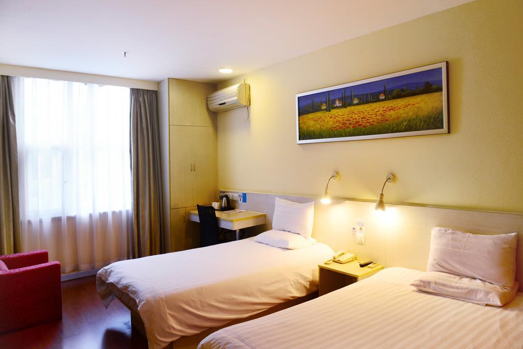 Hanting Express Shanghai Middle Sichuan Road Екстериор снимка