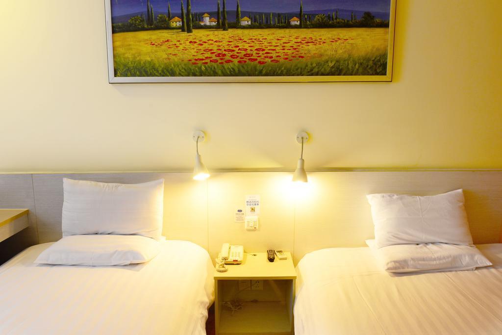 Hanting Express Shanghai Middle Sichuan Road Екстериор снимка