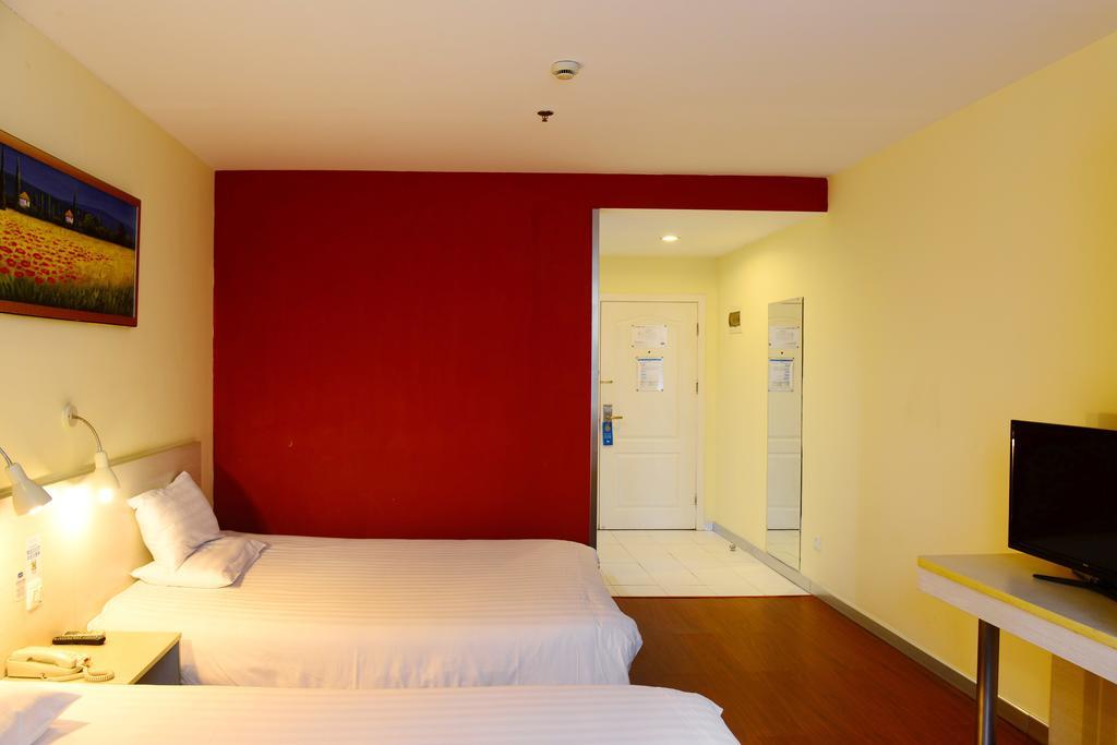 Hanting Express Shanghai Middle Sichuan Road Екстериор снимка