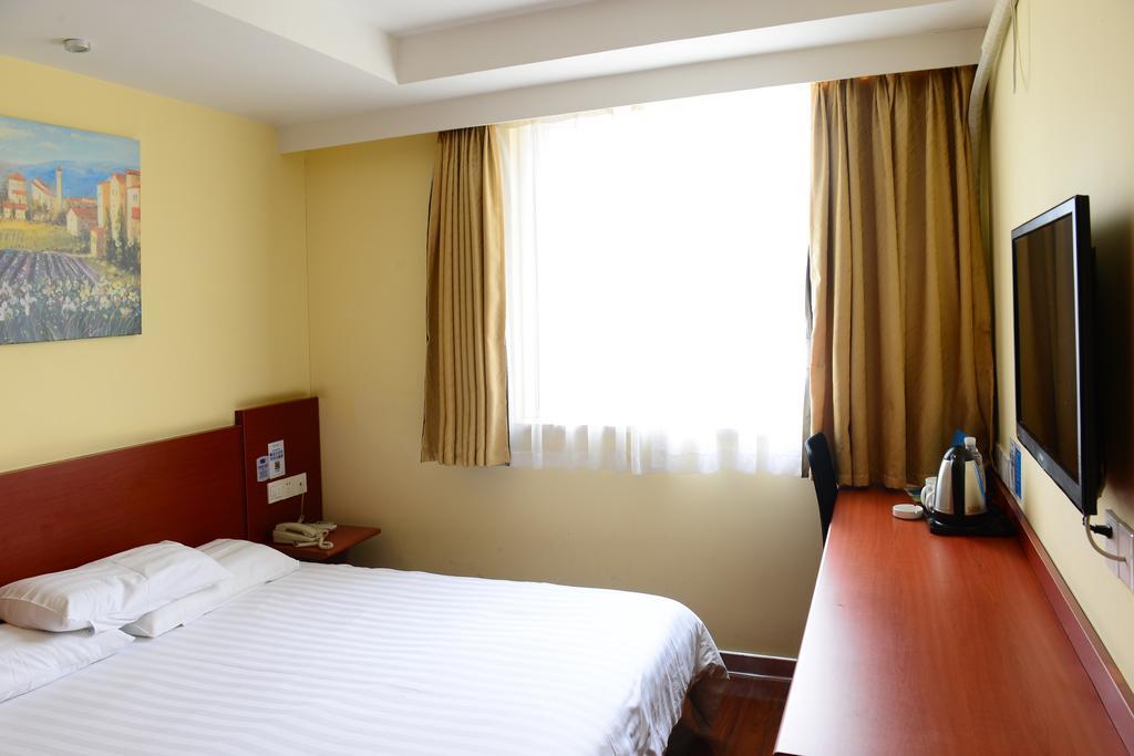 Hanting Express Shanghai Middle Sichuan Road Екстериор снимка