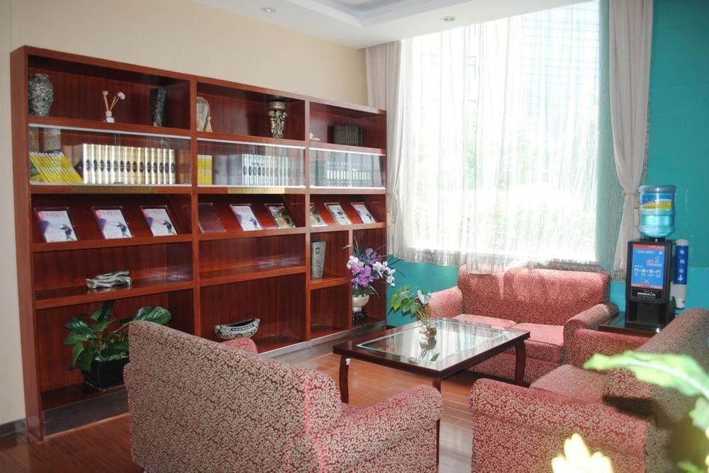 Hanting Express Shanghai Middle Sichuan Road Екстериор снимка
