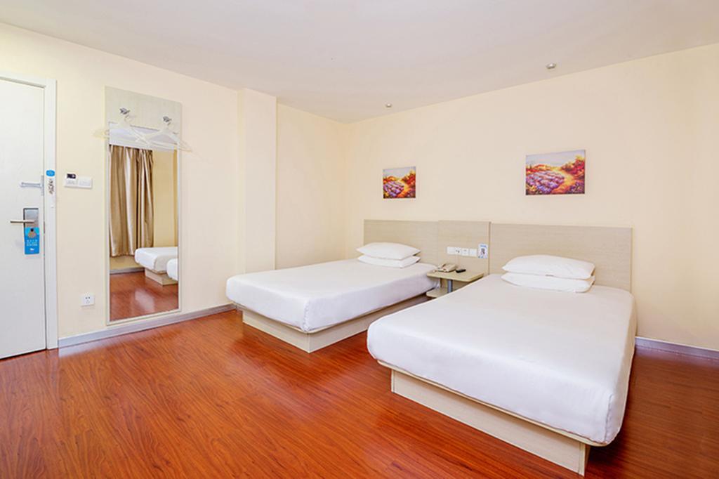 Hanting Express Shanghai Middle Sichuan Road Екстериор снимка