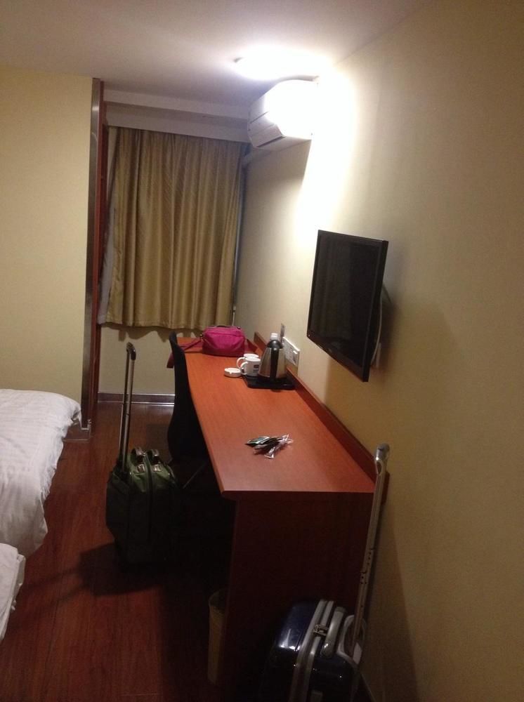 Hanting Express Shanghai Middle Sichuan Road Екстериор снимка